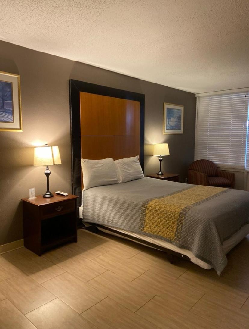 APM Inn&Suites Martinsburg Eksteriør bilde