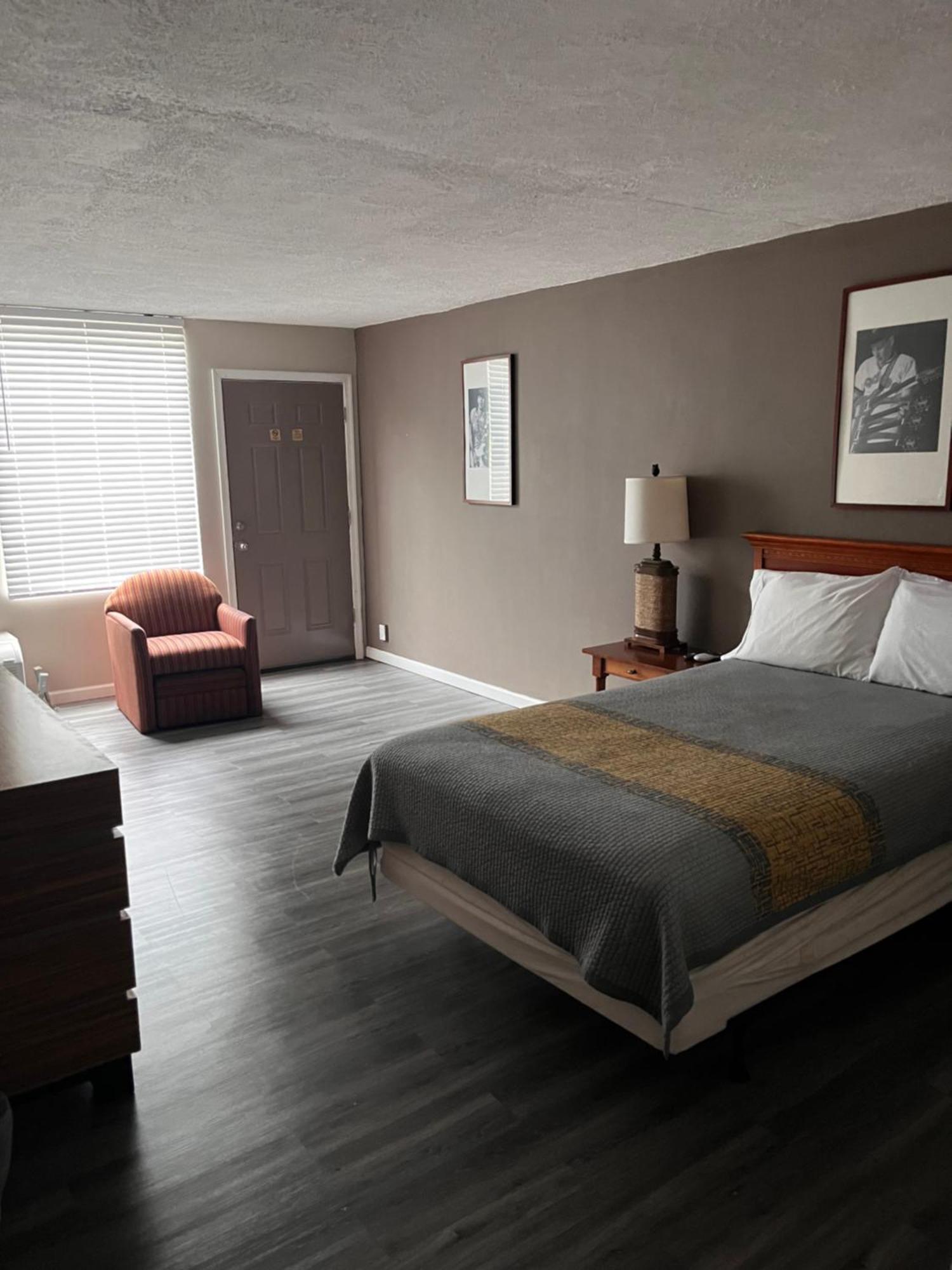 APM Inn&Suites Martinsburg Eksteriør bilde